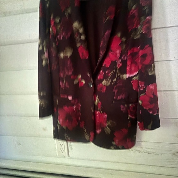Susan Graver Floral Women's Blazer - Red and Black - Picture 10 of 10